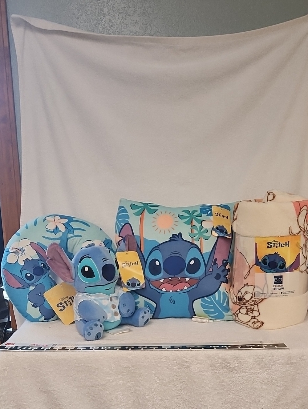 Disney Lilo & Stitch Blue Multicolor Plush Pillow And Throw Set